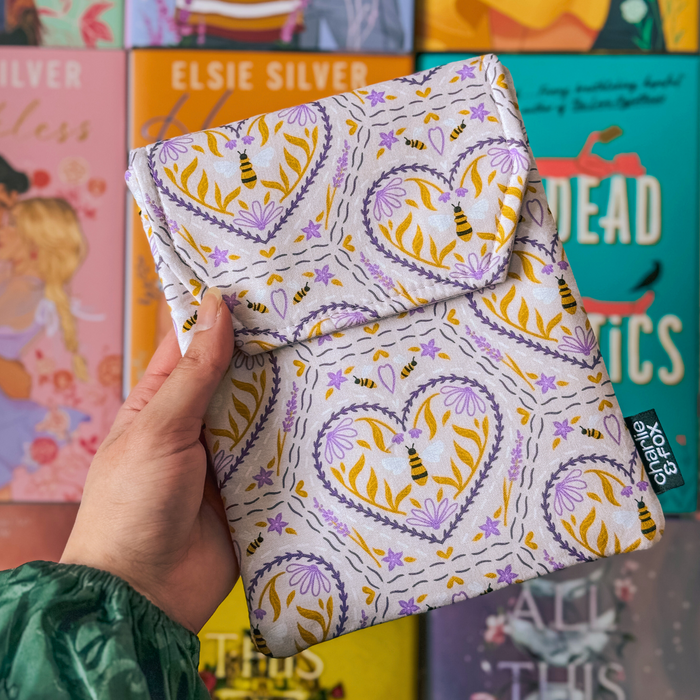 Bee Mine padded e-reader sleeve