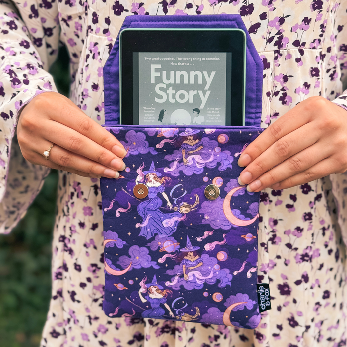 Bewitched padded e-reader sleeve