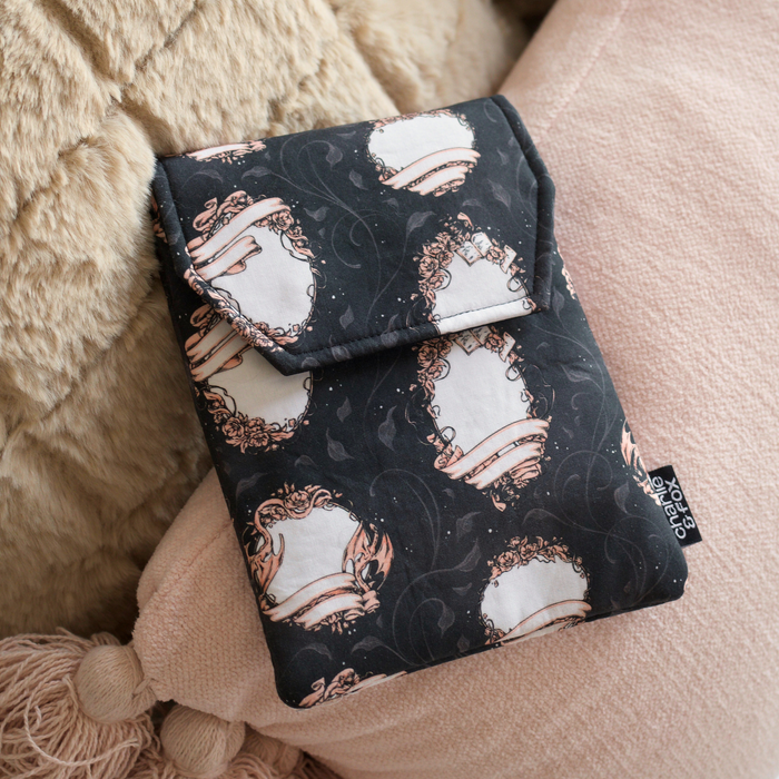 Book Signing padded e-reader sleeve