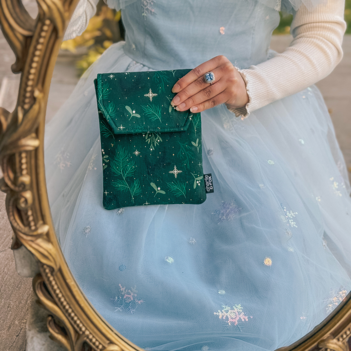 Winter Botanical padded e-reader sleeve