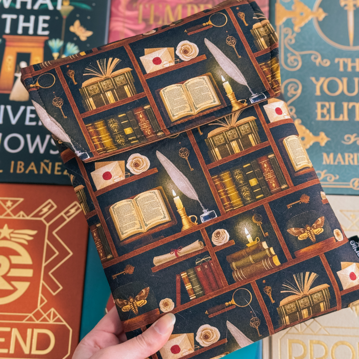 Dark Academia (classic) padded book sleeve