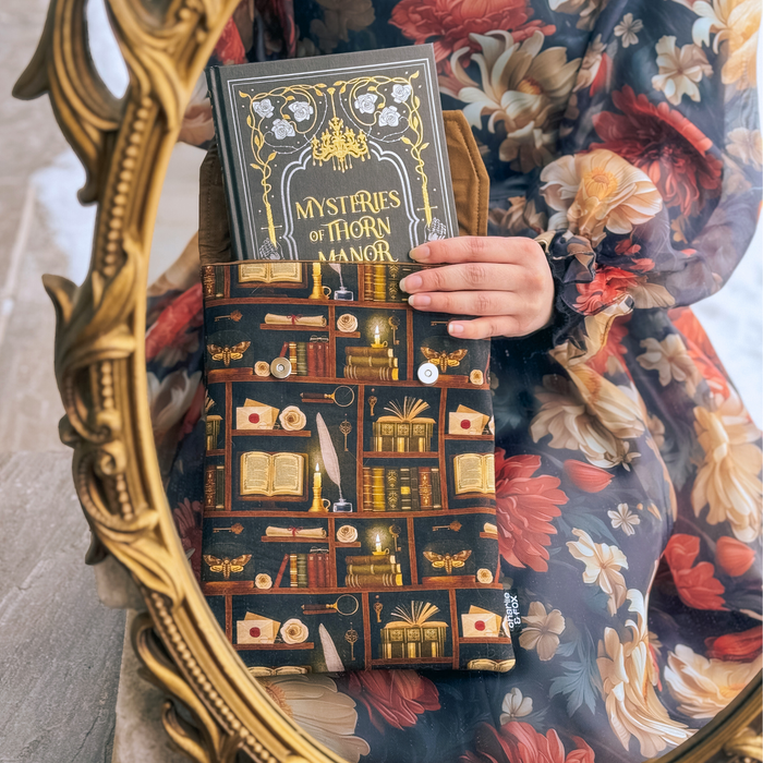 Dark Academia (classic) padded book sleeve