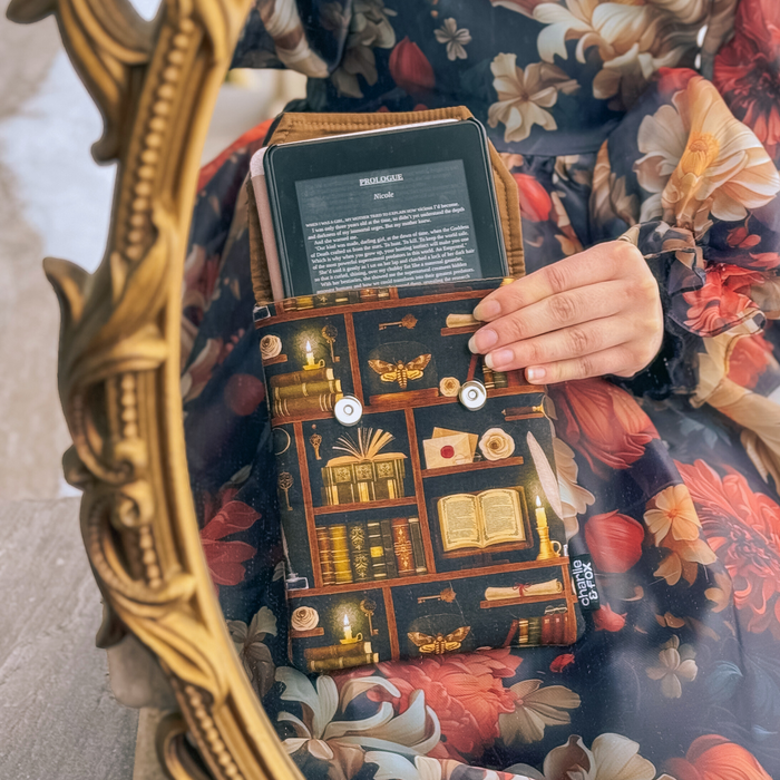 Dark Academia (Classic) padded e-reader sleeve