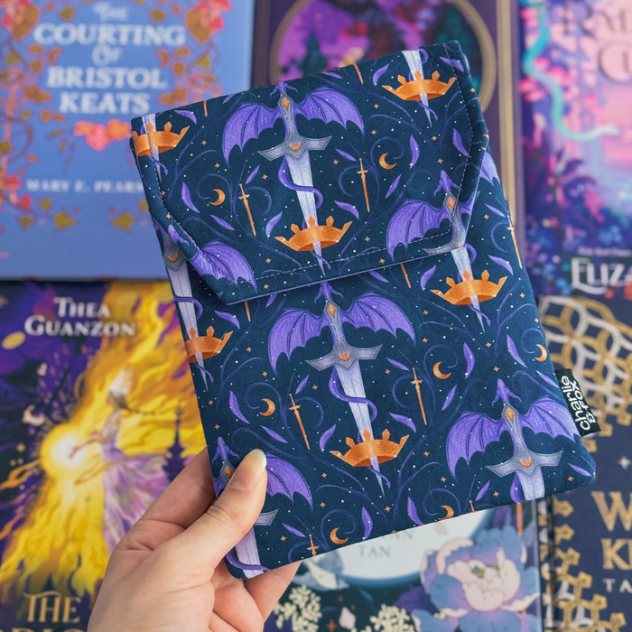 Fantasy padded e-reader sleeve