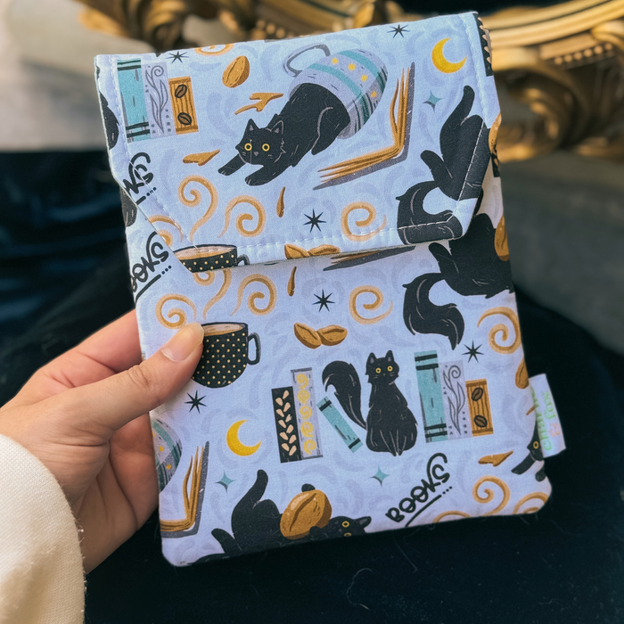 Feline Fables padded e-reader sleeve
