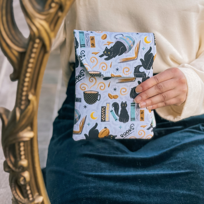 Feline Fables padded e-reader sleeve