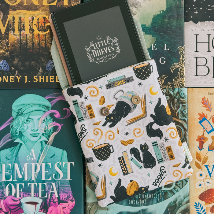 Feline Fables padded e-reader sleeve