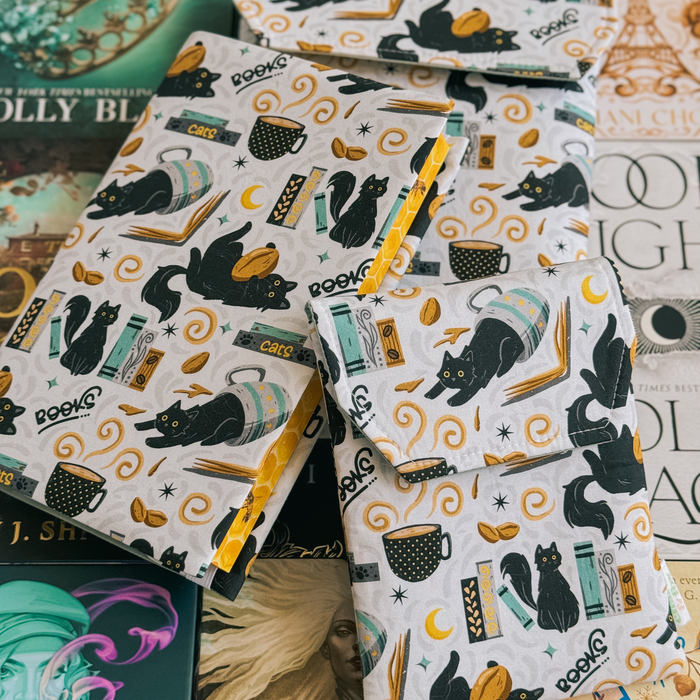 Feline Fables padded e-reader sleeve