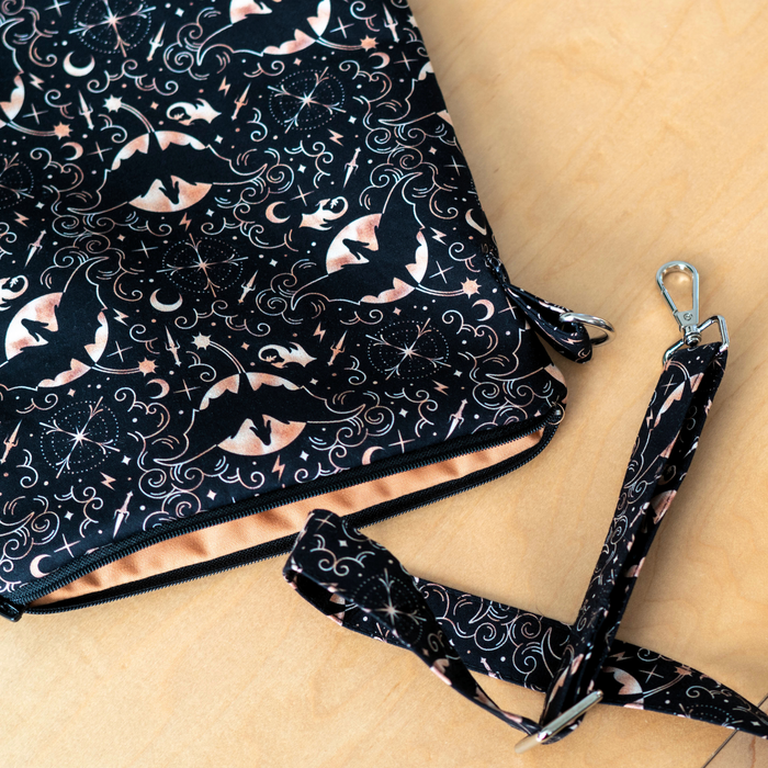 Fourth Wing crossbody sleeve - Rebecca Yarros