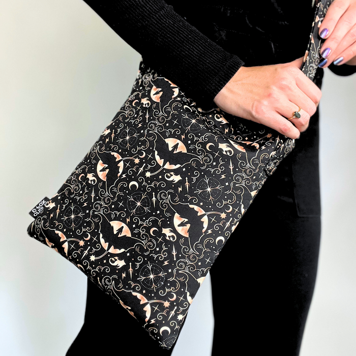 Fourth Wing crossbody sleeve - Rebecca Yarros