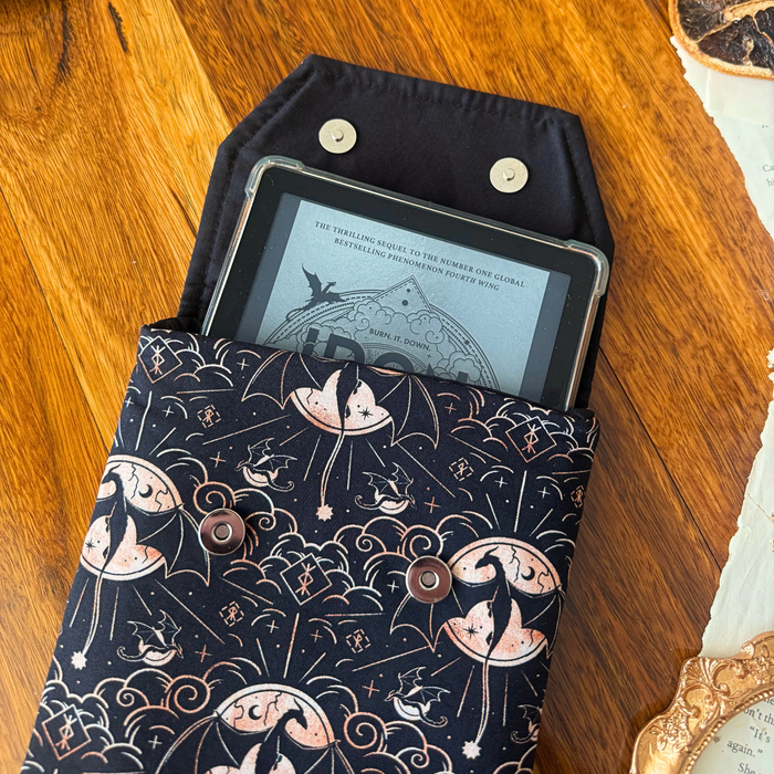 Iron Flame 2.0 padded e-reader sleeve - Rebecca Yarros