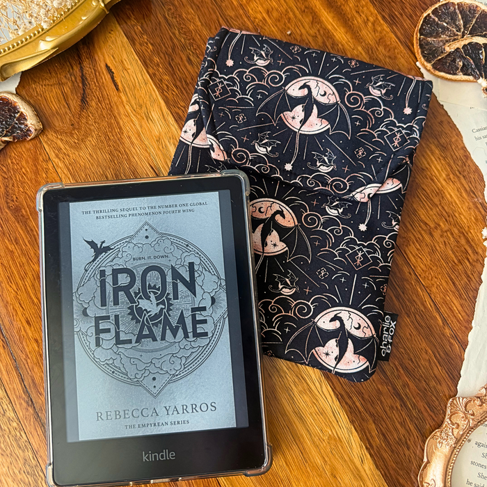 Iron Flame 2.0 padded e-reader sleeve - Rebecca Yarros