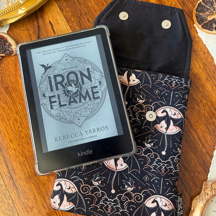 Iron Flame 2.0 padded e-reader sleeve - Rebecca Yarros
