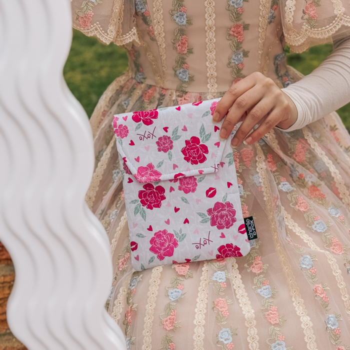 Light Romance padded e-reader sleeve