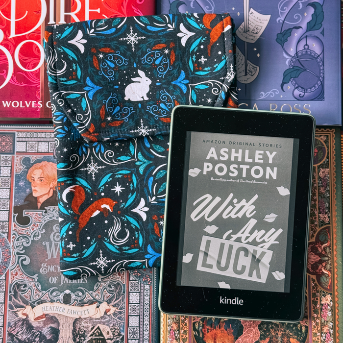 Midnight Winter Fox padded e-reader sleeve