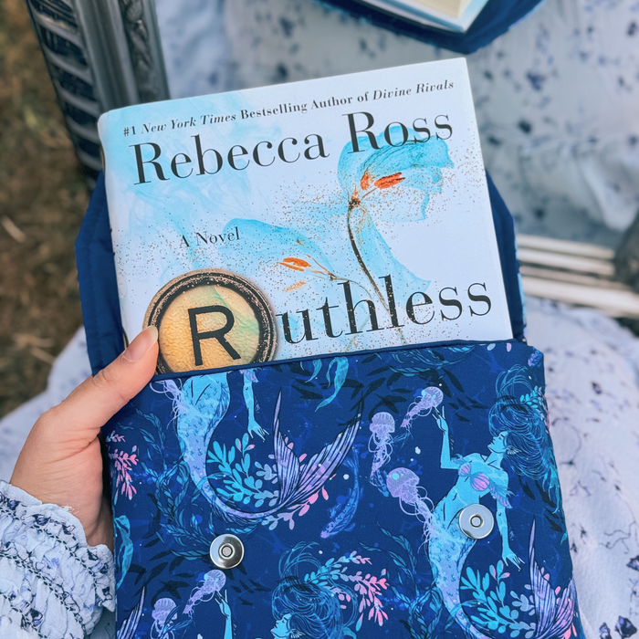 Ocean Queen padded book sleeve