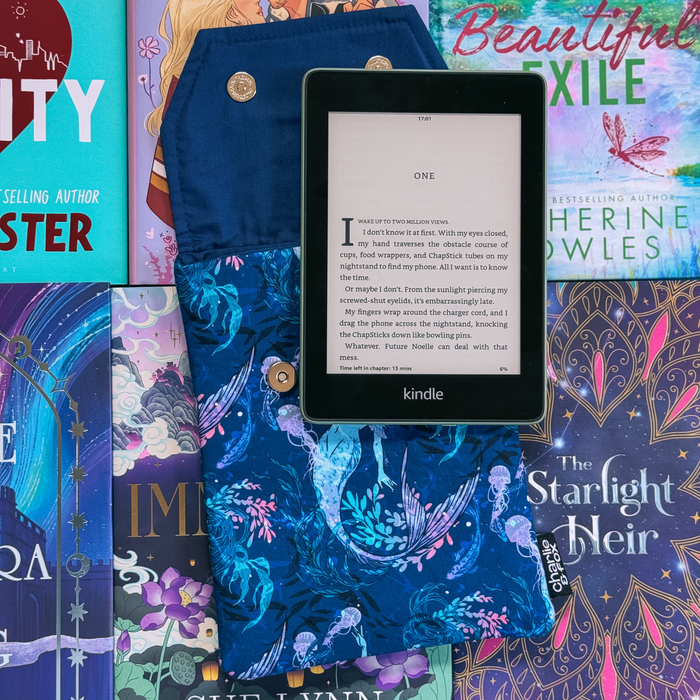 Ocean Queen padded e-reader sleeve