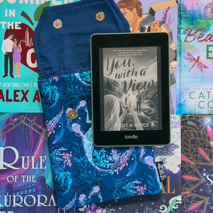 Ocean Queen padded e-reader sleeve