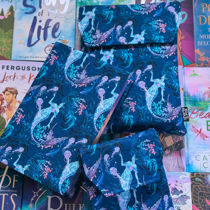 Ocean Queen padded book sleeve