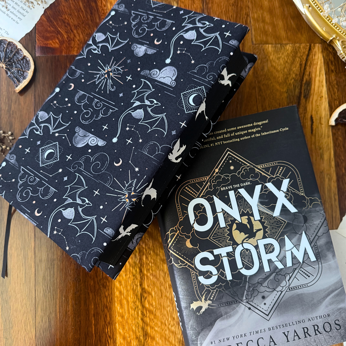 Onyx Storm fabric dust jacket - Rebecca Yarros