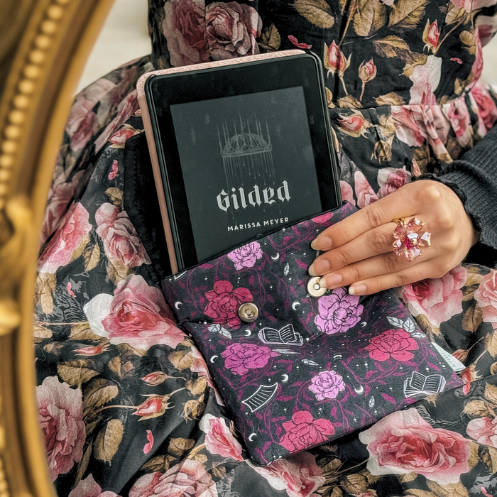 Romantasy padded e-reader sleeve