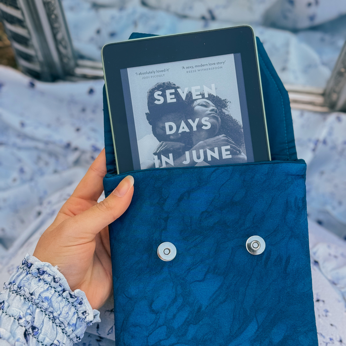 Sapphire Sea padded e-reader sleeve