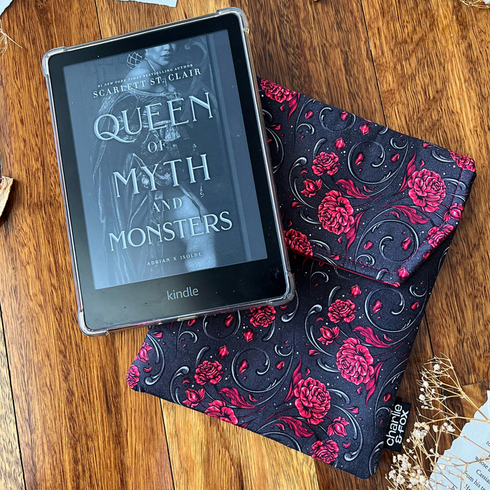 Scarlett Floral padded e-reader sleeve (Scarlett St. Clair)