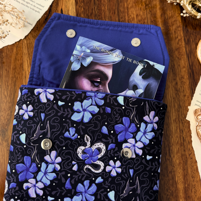 Shadow Puppy padded book sleeve - Draven Edition (The Bonds That Tie - J. Bree)