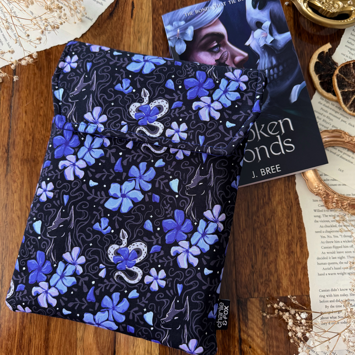 Shadow Puppy padded book sleeve - Draven Edition (The Bonds That Tie - J. Bree)