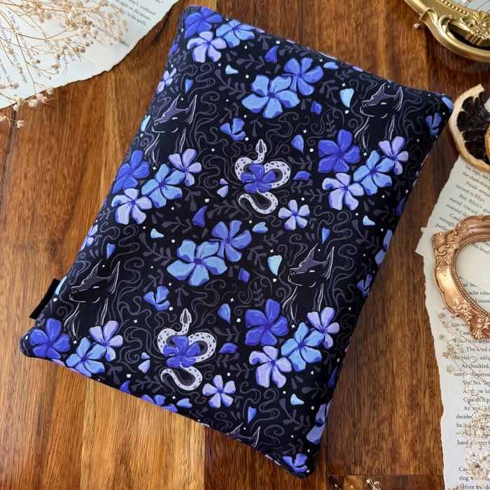 Shadow Puppy padded book sleeve - Draven Edition (The Bonds That Tie - J. Bree)