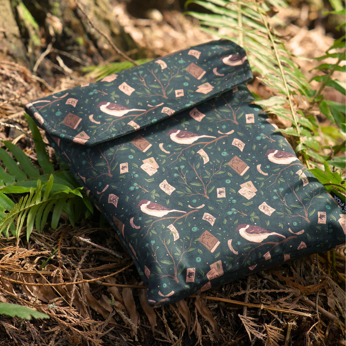 Shield of Sparrows padded book sleeve - Devney Perry