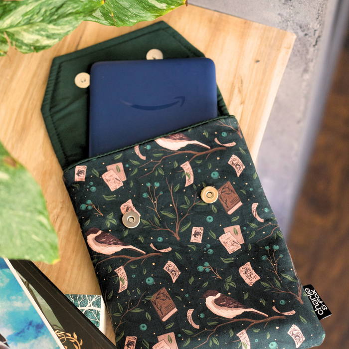 Shield of Sparrows padded e-reader sleeve - Devney Perry