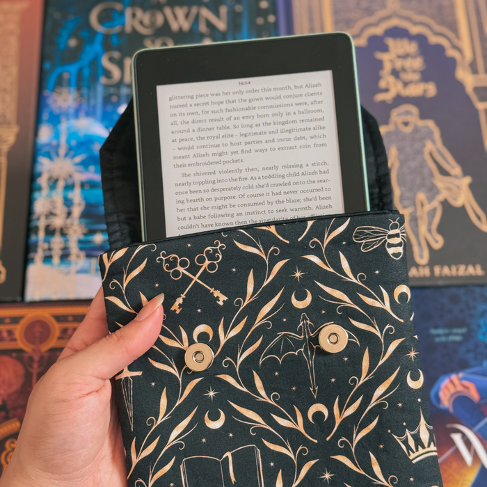 Stories and Stars padded e-reader sleeve