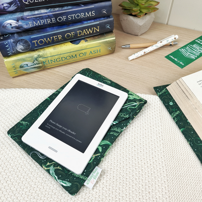 Throne of Glass padded e-reader sleeve