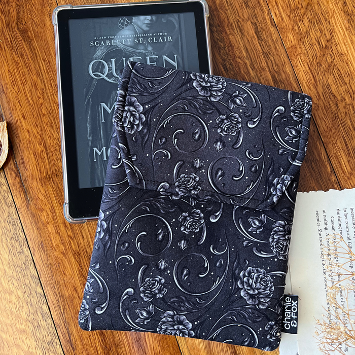Underworld Floral padded e-reader sleeve (Scarlett St. Clair)
