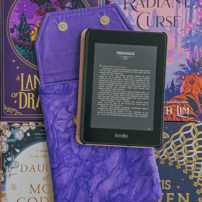 Wisteria padded e-reader sleeve