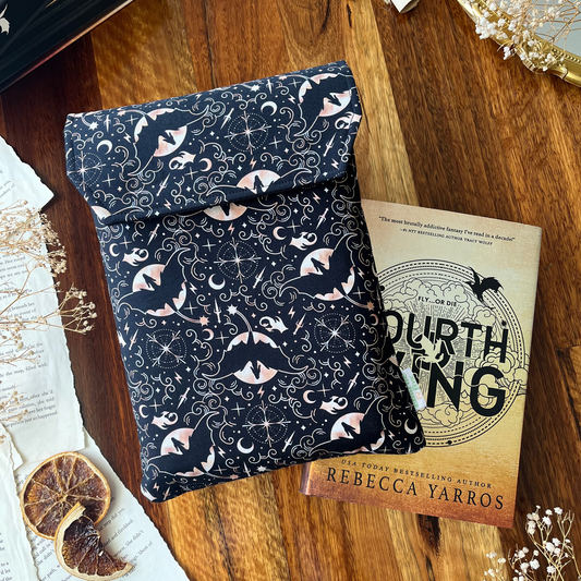 Fourth Wing padded book sleeve - Rebecca Yarros