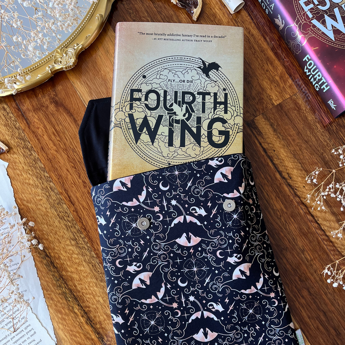 Fourth Wing padded book sleeve - Rebecca Yarros