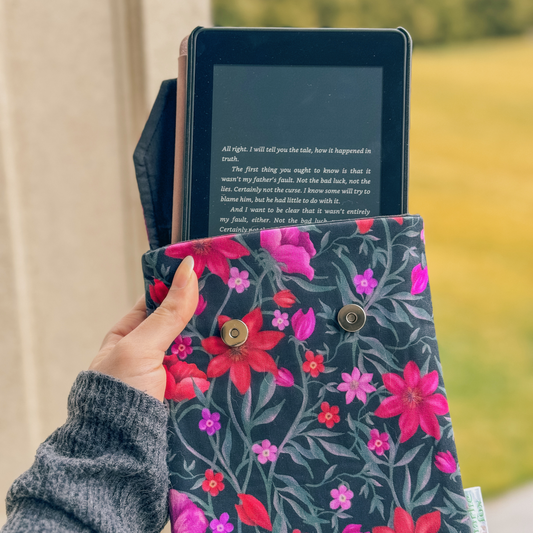 Everlasting Floral padded e-reader sleeve