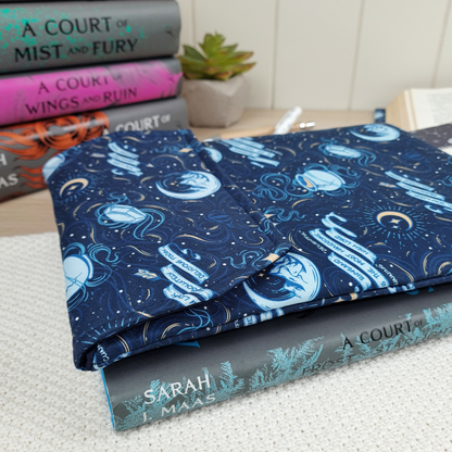 A Court of Thorns and Roses padded book sleeve
