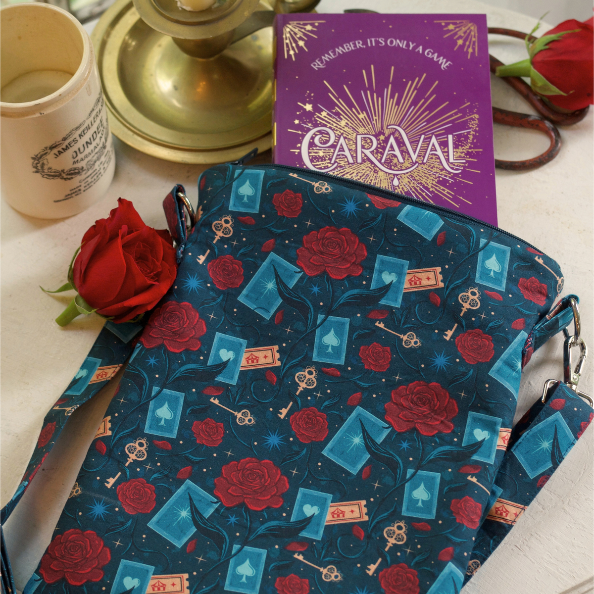 Caraval crossbody sleeve