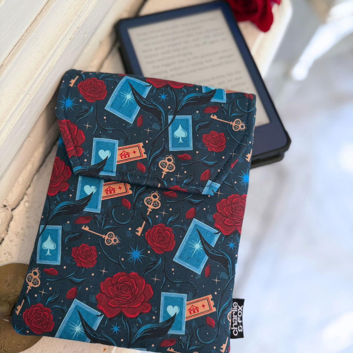 Caraval padded e-reader sleeve