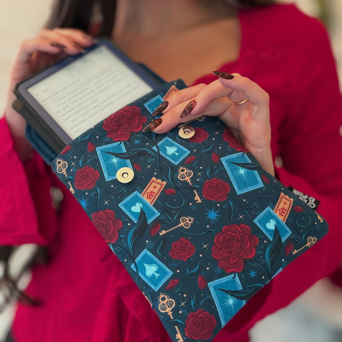 Caraval padded e-reader sleeve