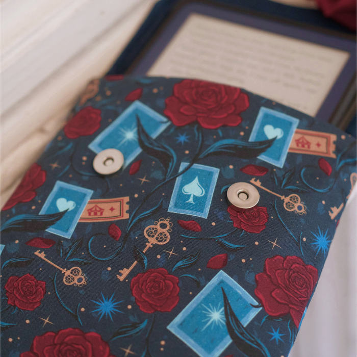 Caraval padded e-reader sleeve
