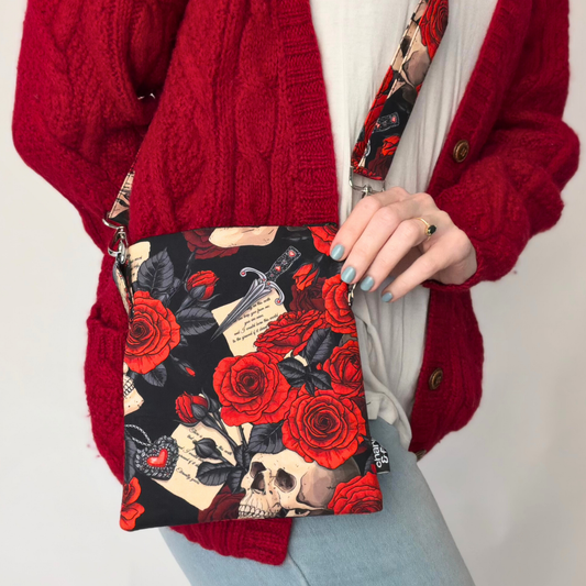 Dark Romance crossbody sleeve