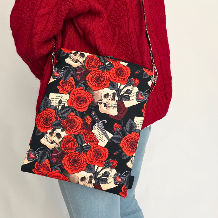 Dark Romance crossbody sleeve