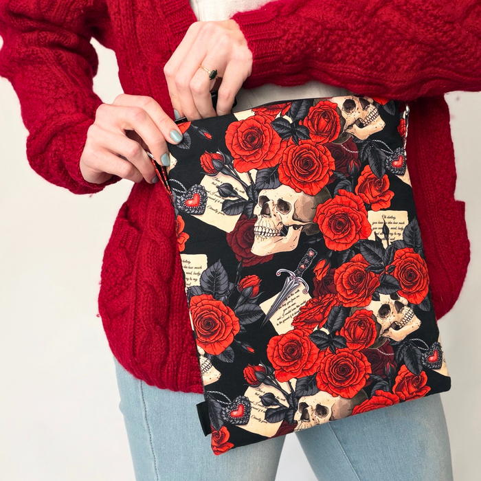 Dark Romance crossbody sleeve
