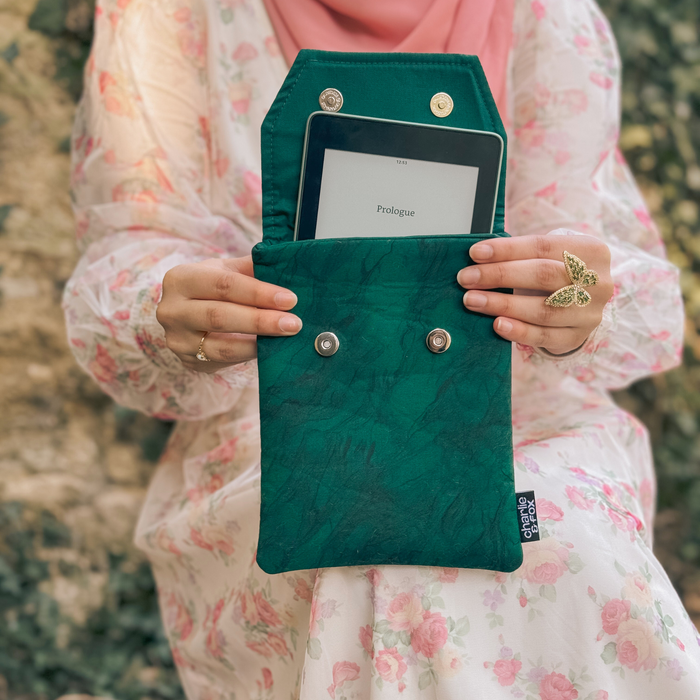 Emerald Green padded e-reader sleeve
