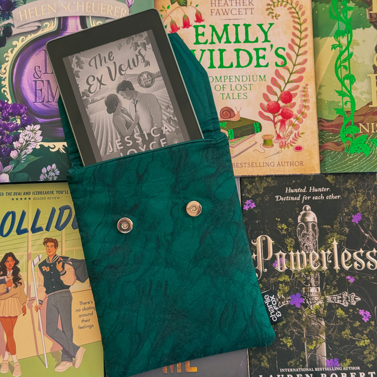 Emerald Green padded e-reader sleeve – Charlie and Fox