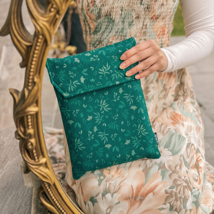 Evergreen padded book sleeve